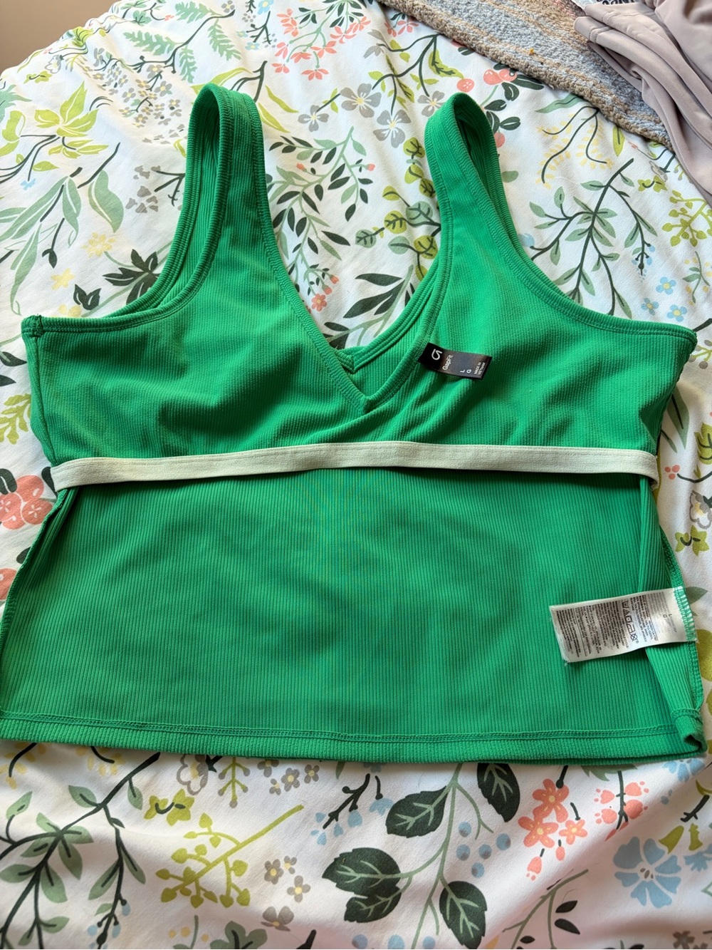 GapFit Studio Rib V-Neck Brami - Picture 4 of 5